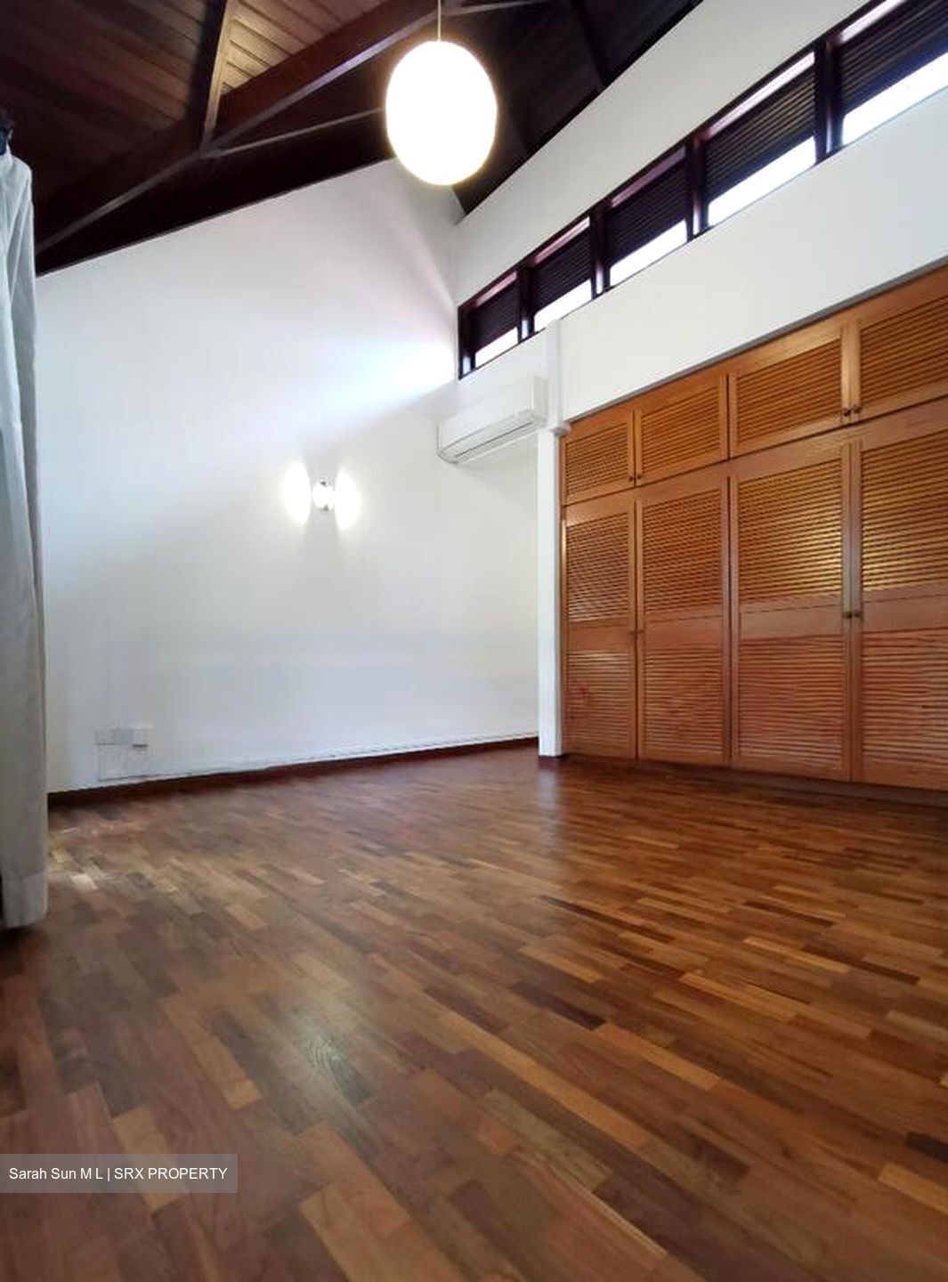 Chancery Lane (D11), Terrace #490906531